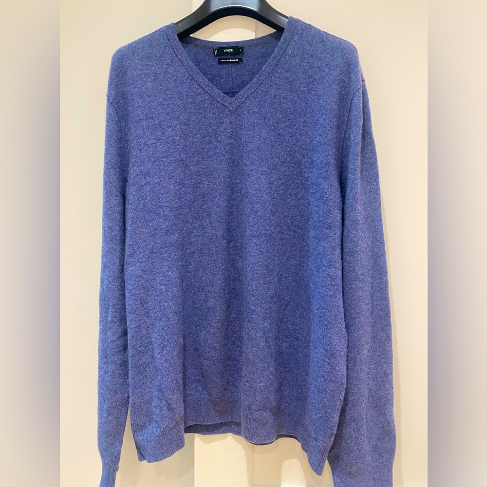 Men’s Vince 100% Cashmere V-neck sweater size XL